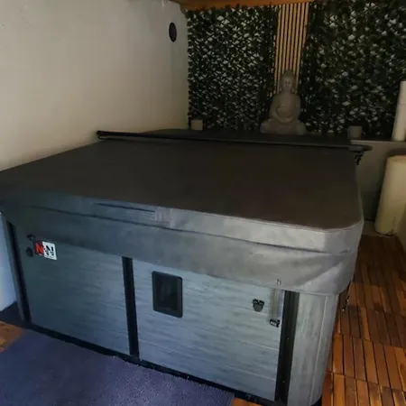 La Madeleine -jacuzzi - 10 Voyageurs Villa *