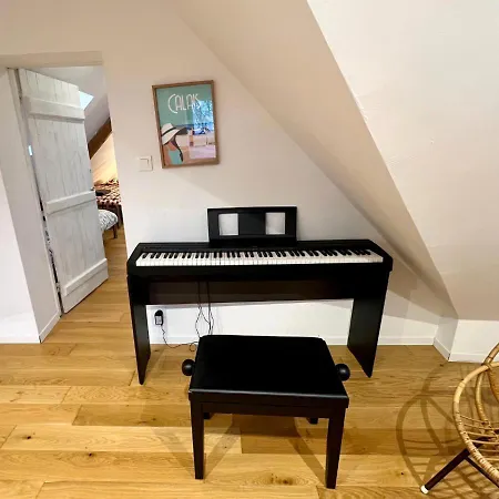 La Madeleine -jacuzzi - 10 Voyageurs *