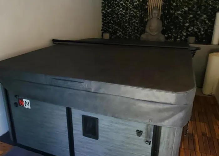 La Madeleine -jacuzzi - 10 Voyageurs Villa *